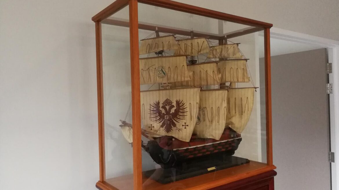 Display Cabinet